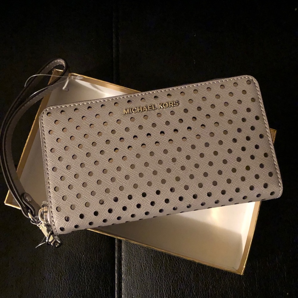 Michael Kors Multifunctional Wristlet